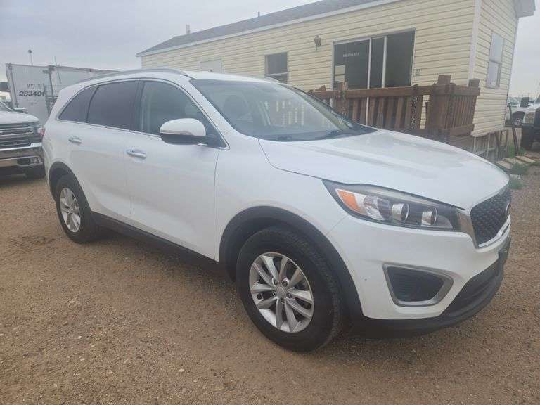 2018  Kia  Sorento LX  SUV 4D