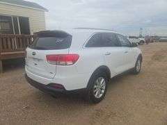 2018  Kia  Sorento LX  SUV 4D