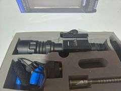 UTG LED Flashlight w/Pressure Pad