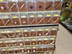 Pulls & Hinges incl. Display
