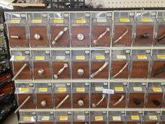Pulls & Hinges incl. Display