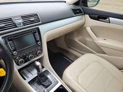 2012  Volkswagen  Passat SE  Sedan 4D