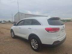 2018  Kia  Sorento LX  SUV 4D