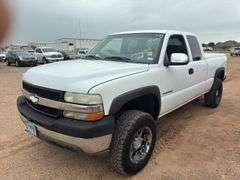 Chevy 2002  Chevrolet  Silverado 2500   Extended Cab 4D  Pickup