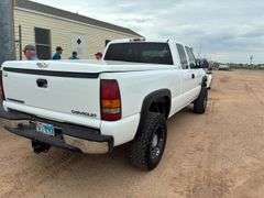 Chevy 2002  Chevrolet  Silverado 2500   Extended Cab 4D  Pickup