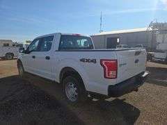 2015  Ford  F150 XLT  Super Crew 4D  XLT