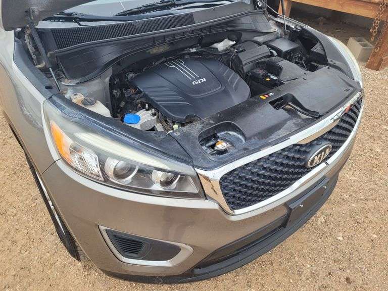 2017  Kia  Sorento LX  SUV 4D