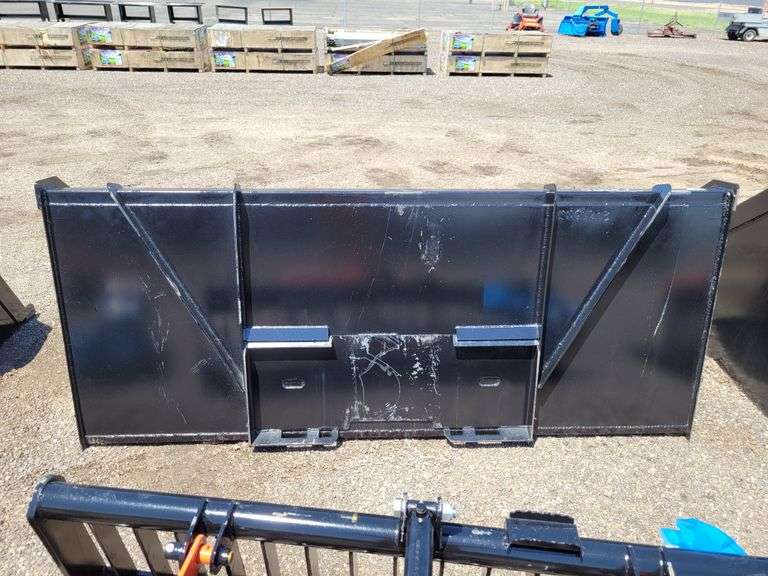 Oversized QT Light Material Bucket