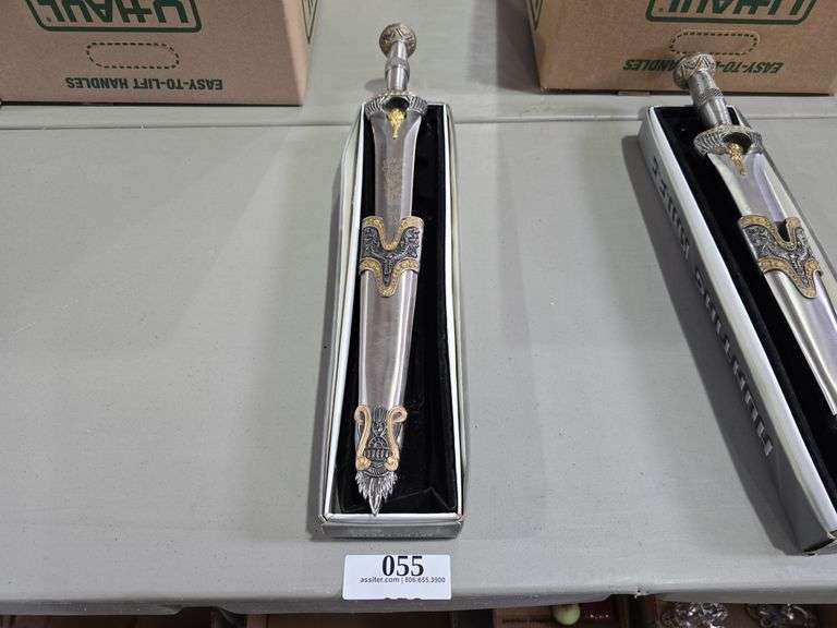 Knives, Jewelry, & Salt & Pepper Auction Online Only