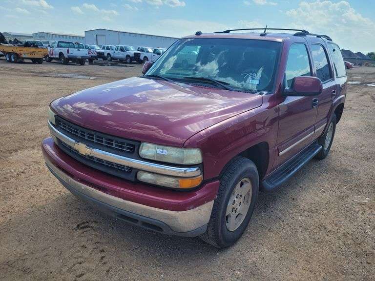 2004  Chevrolet  Tahoe  SUV 4D