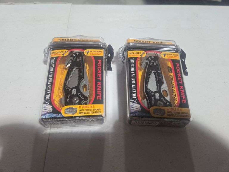 (2) Outdoor Edge Razorlite Folding Knives w/Replacement Blades and Sharpener