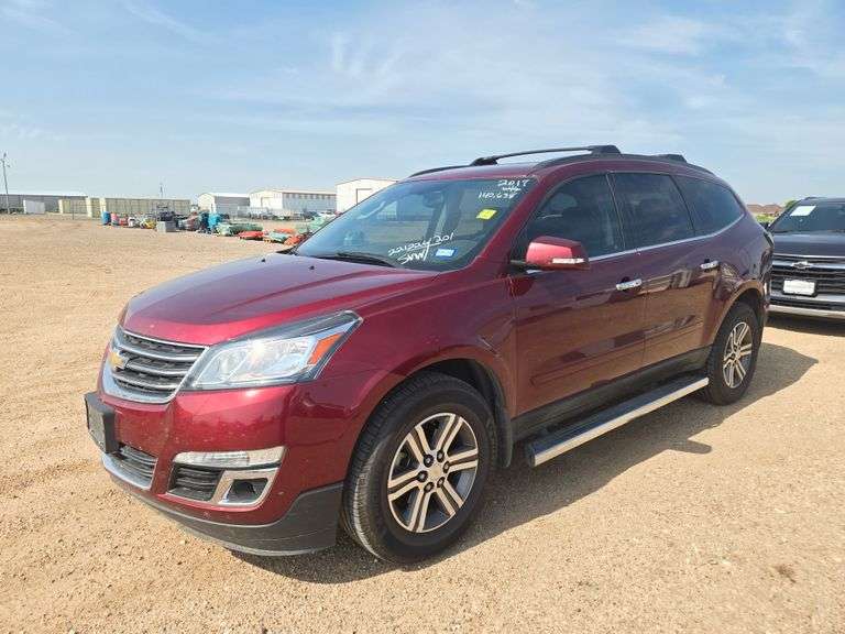 2017  Chevrolet  Traverse LT  SUV 4D
