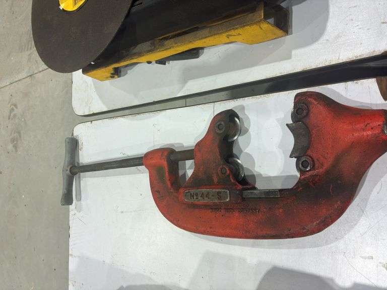 Ridge Pipe Cutter - Assiter Auctioneers
