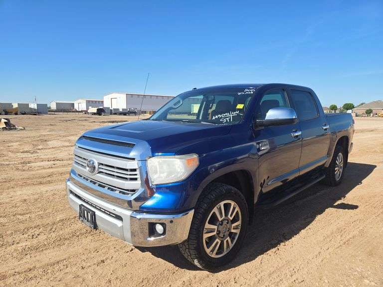 2015  Toyota  Tundra 1794 Edition / Platinum  Crew Cab / Crew Max 4D