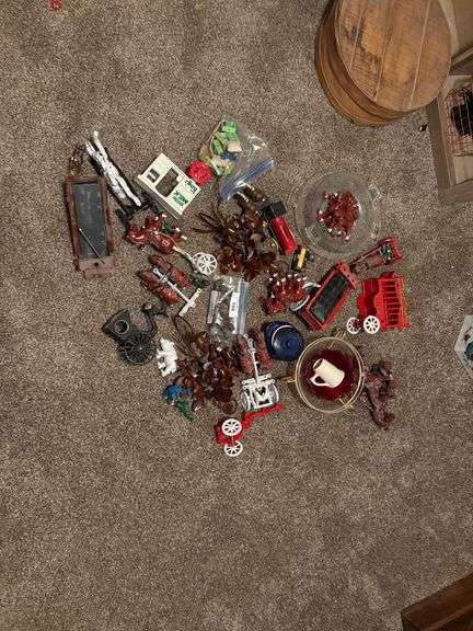 Plates, headphones, flashlight, misc decor