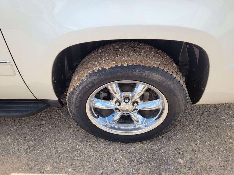 2012  Chevrolet  Avalanche LTZ  SUV 4D