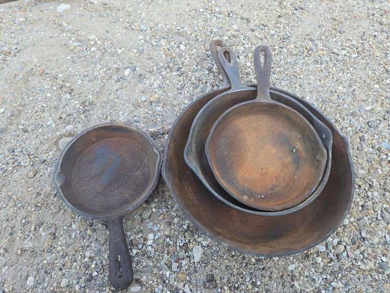 (4) Cast Iron Pans