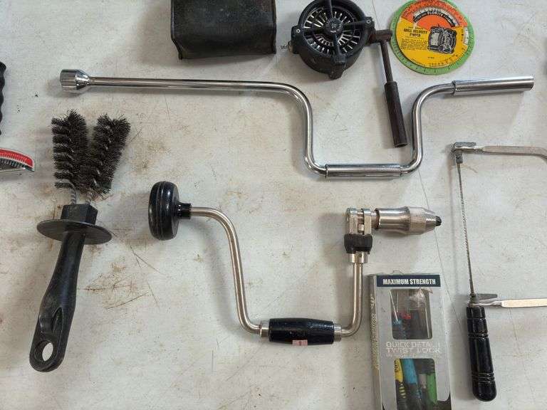 Hand Drill, Hand Crank Wrench, Screw Drivers, Florite Grill Velocity Finder, Blade in Sheath, Torque