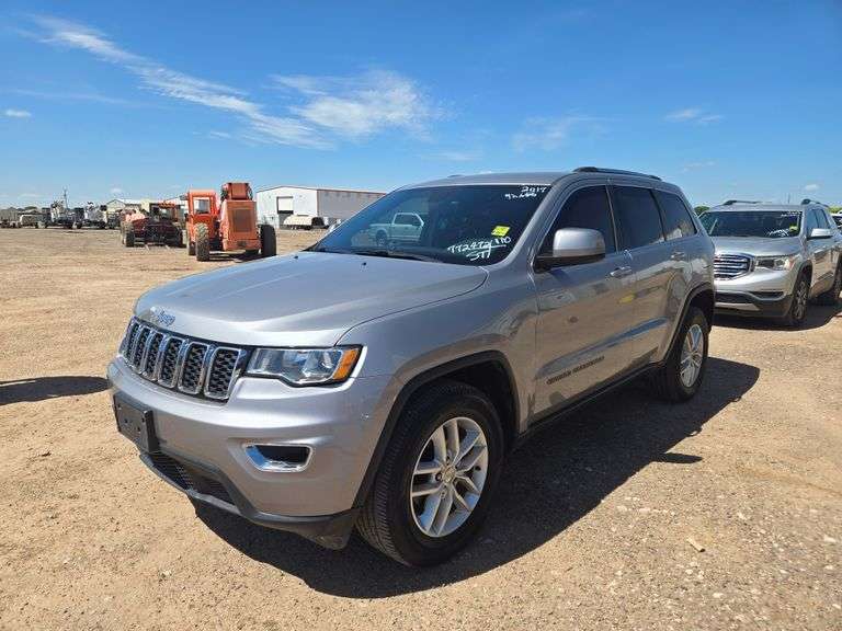 2017  Jeep  Grand Cherokee Laredo  SUV 4D