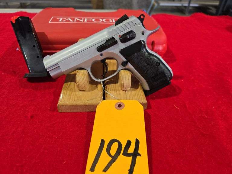 Tanfoglio Defiant Compact  9mm   Pistol