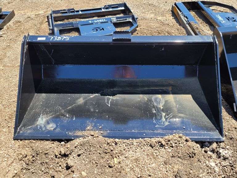 66" Skid Steer Bucket w/Blade