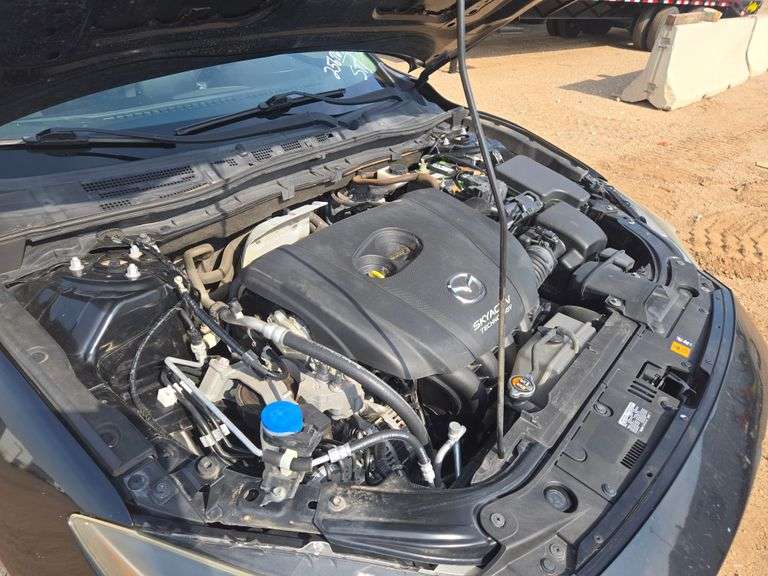2015  Mazda  Mazda3 i Sport  Sedan 4D