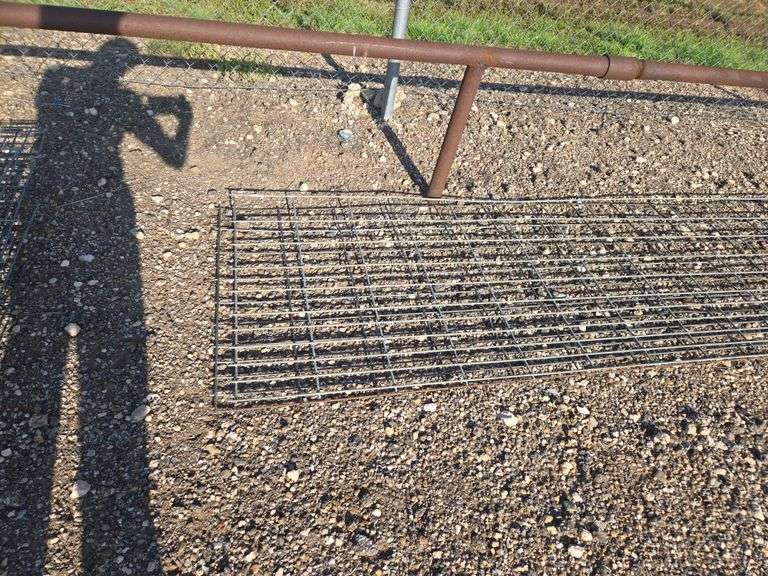 (2) Wire Panels (16x36)