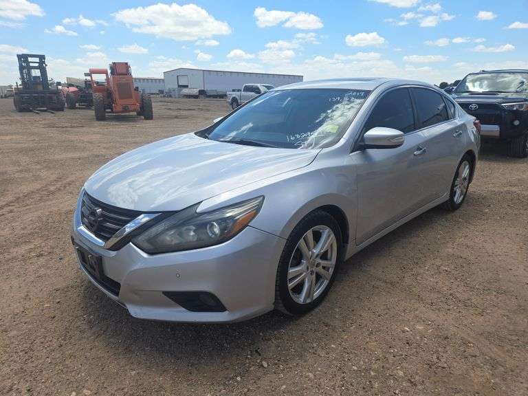 2017  Nissan  Altima SL   Sedan 4D
