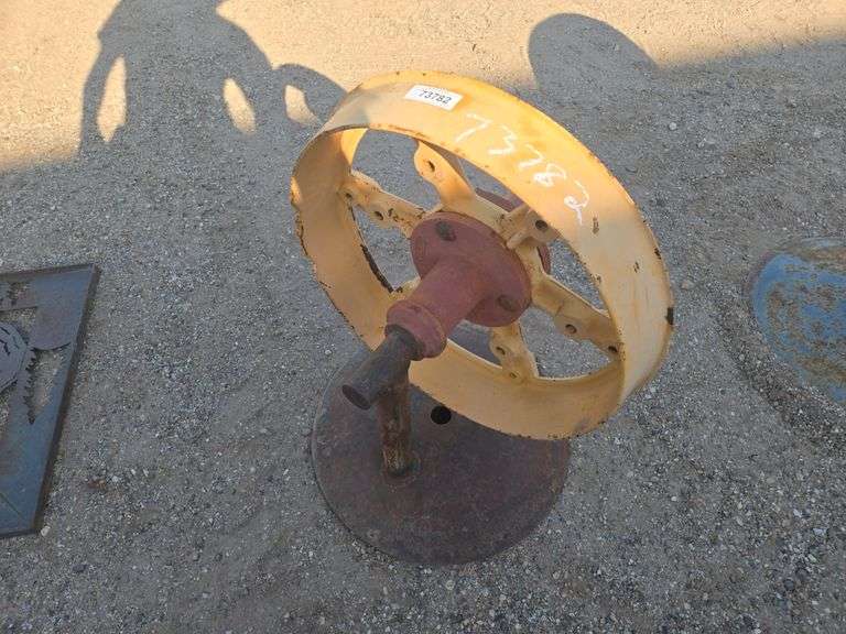 Wheel Yard Art (19"x31")
