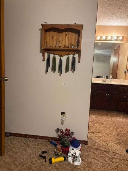 Duck holder decor, flashlights, plates, fake flowers misc