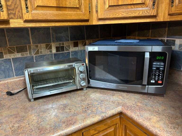Microwave, black decker