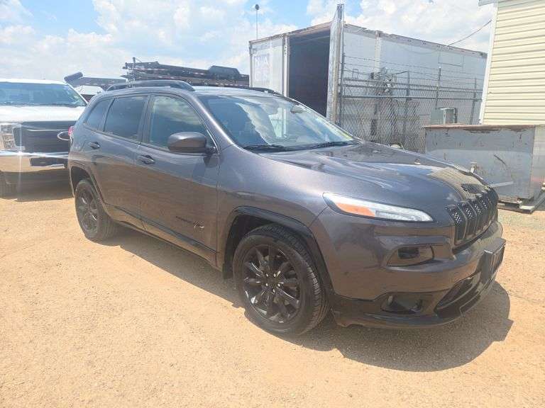 2018  Jeep  Cherokee Latitude  SUV 4D