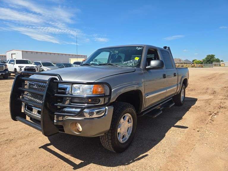 2007  GMC  Sierra 1500 SLE Classic  Crew Cab 4D