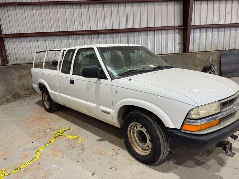 2002 Chevy S-10 Pickup