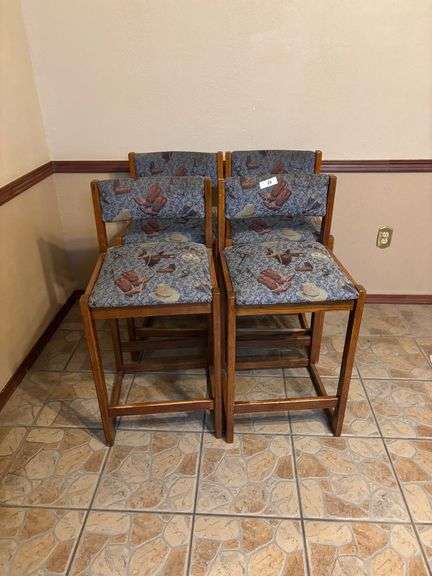 4 Chairs