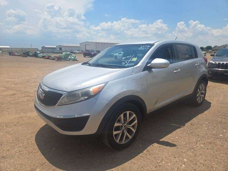 2016  Kia  Sportage LX  SUV 4D