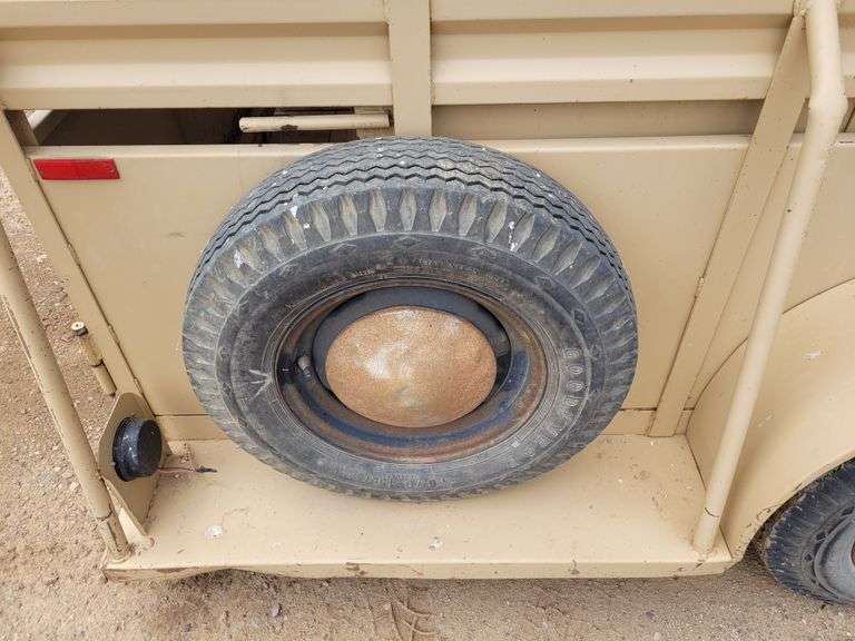1983  Hale  Livestock Trailer