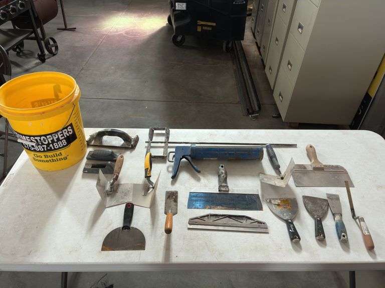 Large Caulking Gun, (3) Inside Corner Trowels