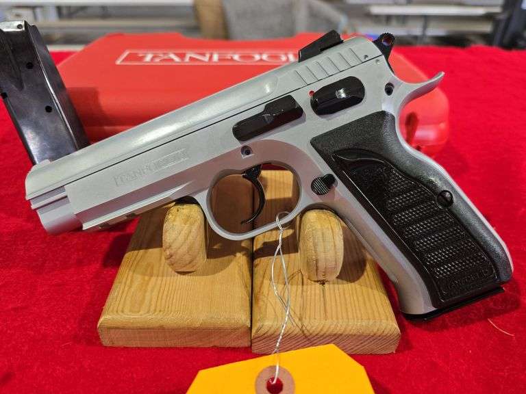 Tanfoglio Defiant Combat Chrome  9mm   Pistol