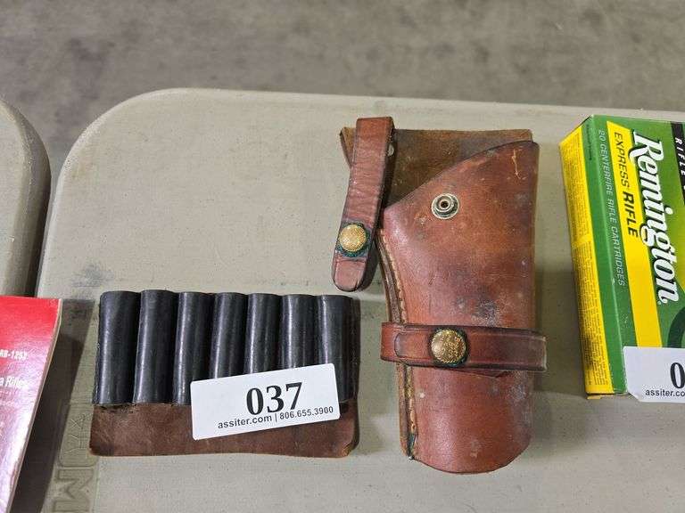 Leather Holster w/Ammo Holder