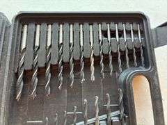 Black&Decker Screw/Nut/Drill Set