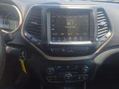 2018  Jeep  Cherokee Latitude  SUV 4D