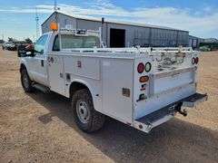 2013  Ford  F-350 SD  Chassis  XL