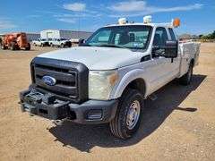 2011  Ford  F350 Super Duty  Supercab 4D Service Truck  Lariat SuperCab Long Bed 4WD