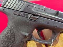 Smith & Wesson  M&P 9  9mm   Pistol