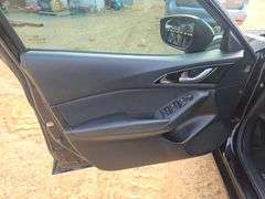 2015  Mazda  Mazda3 i Sport  Sedan 4D