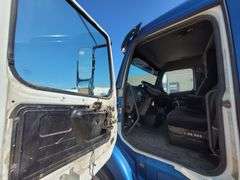 2000  Volvo  VNL  Truck