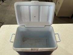 Rubbermaid Cooler
