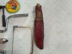 Hand Drill, Hand Crank Wrench, Screw Drivers, Florite Grill Velocity Finder, Blade in Sheath, Torque