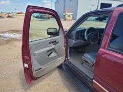 2004  Chevrolet  Tahoe  SUV 4D